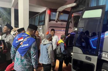 Embarkasi Batam telah berangkatkan 16 kloter jamaah haji ke Madinah
