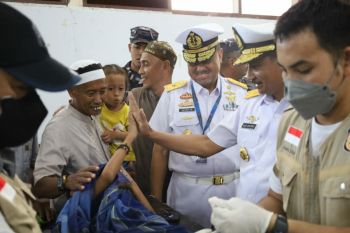 Kadiskesal-Kadispotmaral tinjau bakti kesehatan MEDCAP 2023 di Makassar