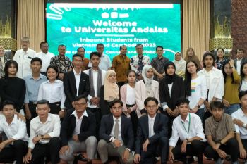 Unand edukasi mahasiswa Vietnam-Kamboja tentang budaya Minangkabau