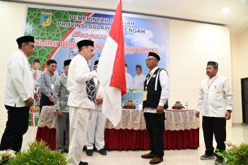 Wagub imbau calon haji asal Sulteng jaga kebersamaan