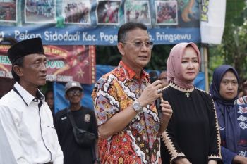 Pemkab Pringsewu hibahkan mobil samsat keliling kepada UPTD PPD wilayah VII