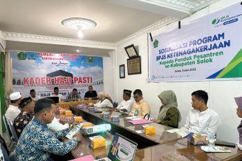 Pengajar pondok pesantren di Solok wajib terdaftar BPJAMSOSTEK