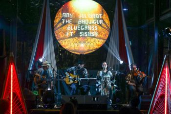 Musik folk di Bali bersama Ary Juliyant &amp; TBB feat Sisasa semoga mendunia