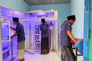 Menuju kemandirian ekonomi di Yayasan Miftahul Ulum melalui pengolahan air minum