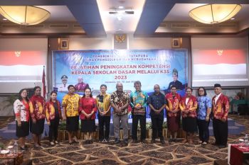 100 kepala SD di Jayapura ikuti pelatihan peningkatan kompetensi