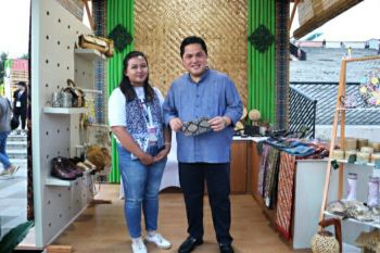 Ula Leather, UMKM Rembang binaan Semen Gresik, yang diapresiasi Erick Tohir