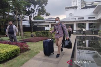 Geledah Balai Kota Bandung, penyidik KPK bawa dua koper