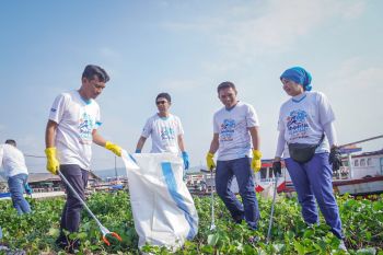 Peduli Lingkungan, Pertamina berpatisipasi pada kegiatan bersih pantai di Pulau Pasaran Lampung