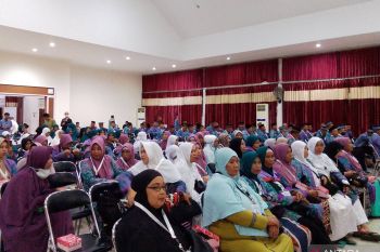 Satu anggota dari kloter 10 dan 12 Embarkasi Balikpapan tertunda berangkat