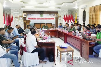 Pemkab Barsel selesaikan permasalahan warga Desa Muara Singan dengan perusahaan