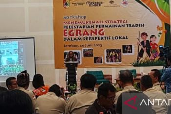 Tanoker ajak lembaga pendidikan lestarikan permainan egrang