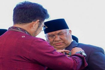 Gubernur Ali Mazi terima Satyalencana Wira Karya dari Presiden