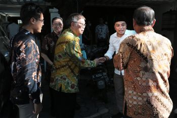 Orang tua asuh tambah jumlah bantuan beasiswa pelajar