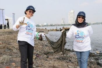 Pelindo Regional II gelar aksi bersih pantai di pesisir Ancol