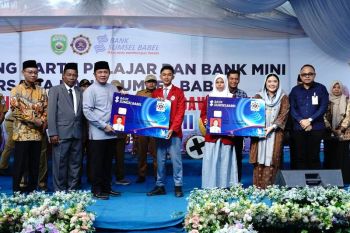 SMKN I Semendawai Timur punya "Bank Mini"