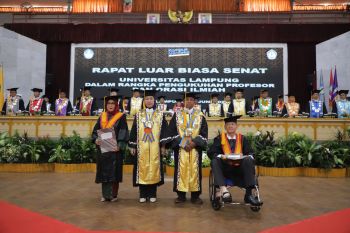 Universitas Lampung tambah dua guru besar bidang hukum