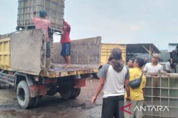 Polisi cari pemilik lahan penyimpanan  sembilan ton solar oplosan di Ogan Ilir