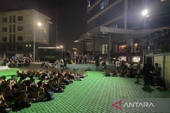 Polisi damaikan konflik warga di kampung Ambon Jakarta