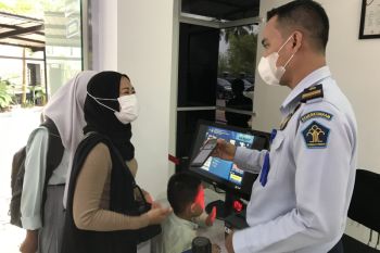 Imigrasi Batam imbau warga gunakan aplikasi M-paspor guna hindari calo