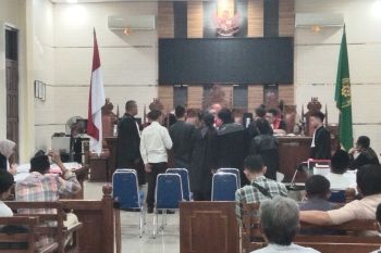Terdakwa korupsi retribusi dapat jatah "uang komando" dari 20 UPT