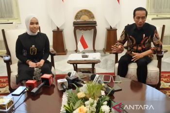 Presiden bantu "vote" ke Putri Ariani di Semifinal AGT