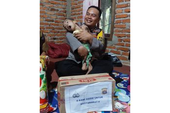 Polres Pasaman Barat bantu penyandang disabilitas bentuk peduli kemanusiaan