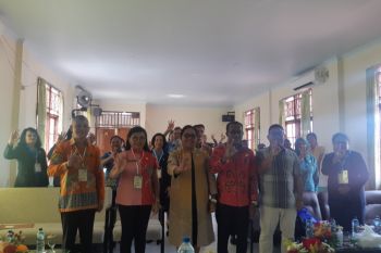 KPA Jayapura beri edukasi pencegahan HIV/AIDS tokoh umat Katolik