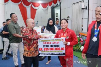 Atlet Kampar dulang emas di ASEAN Paragames Kamboja dapat bonus dari Bupati Kampar