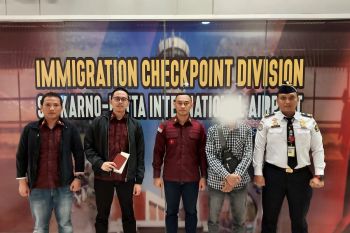 Imigrasi Kalianda deportasi WNA Malaysia terlibat perjudian