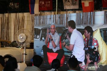 Ganjar salurkan aspirasi Gen Z ke Gubernur Bali lewat 'video call'