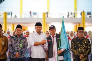 Lepas calon jamaah haji, Sutan Riska berpesan jaga kesehatan