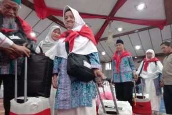 Seabad perjalanan Nenek Jima memulai perjalanan haji 2023