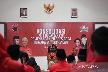 Ganjar mengajak pendukung terjun langsung bersama rakyat dengan humanis