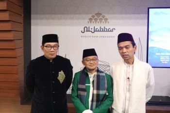 Ustadz Abdul Somad terkesima dengan Galeri Rasulullah Masjid Al Jabbar