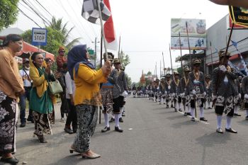 Kirab budaya Bedhol Projo Sidoarum Sleman dimeriahkan ribuan warga