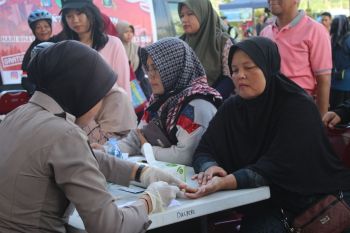 Bakti sosial kesehatan dalam rangka menyambut Hari Bhayangkaya ke-77