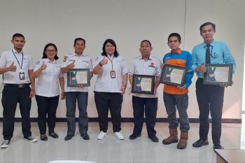 Patuh program JKN, lima badan usaha terima penghargaan