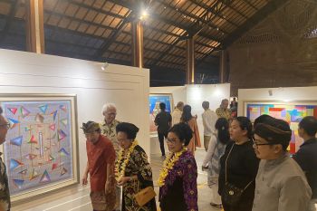 Lukisan Made Wianta jadi pemantik ekosistem seni lewat pameran
