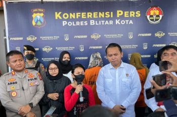 Polres Blitar tangkap ibu dan anak terlibat perdagangan orang
