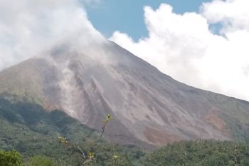 Badan Geologi imbau warga waspadai awan panas guguran Karangetang