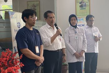 Pasien obesitas berbobot 300 kg meninggal akibat  infeksi multiple