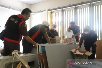 Kejati Jatim sita sejumlah dokumen terkait dugaan korupsi BNI Gresik