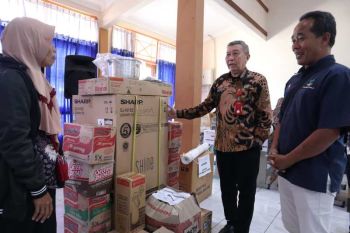 Puluhan disabilitas asal Grobogan terima bantuan pengembangan kewirausahaan