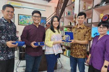 Universitas Kristen Maranatha Bandung lakukan PKM di Pekanbaru Lab School
