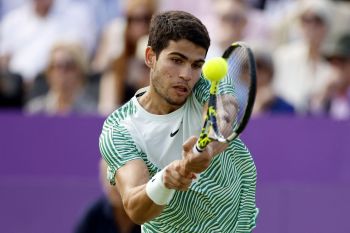 Alcaraz capai perempat final pertama lapangan rumput di Queen's Club