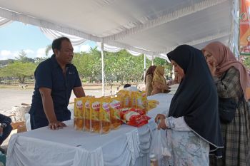 Loteng menggelar pasar murah jaga inflasi menjelang Idul Adha