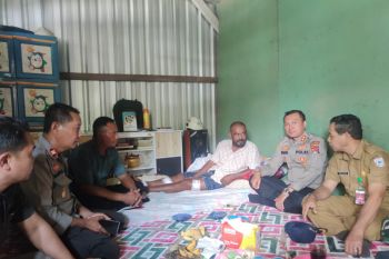 Oknum polisi tembak warga, Kapolres Sumbawa Barat kunjungi korban