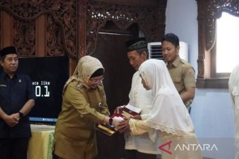 39 pasangan pengantin di Batang nikah gratis