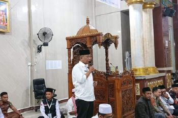 Bupati Rusma Yul Anwar lepas 117 jemaah calon haji menuju Makkah