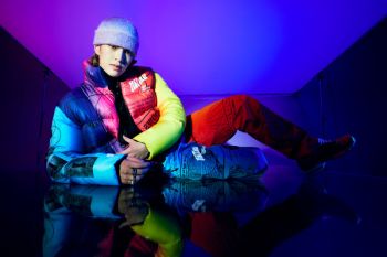 Onew SHINee tampil di televisi, penampilannya jadi sorotan